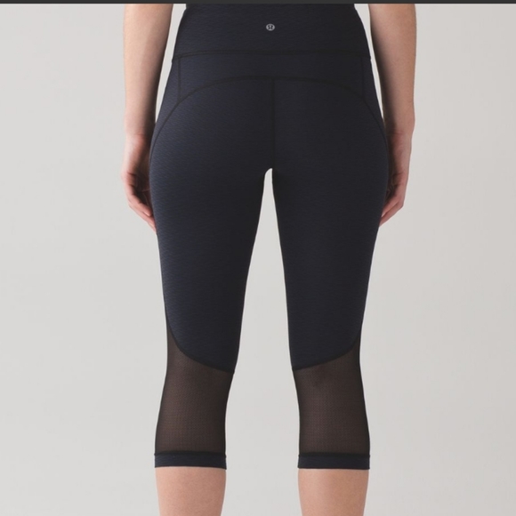 lululemon Gear Up Crop - Picture 7 of 7